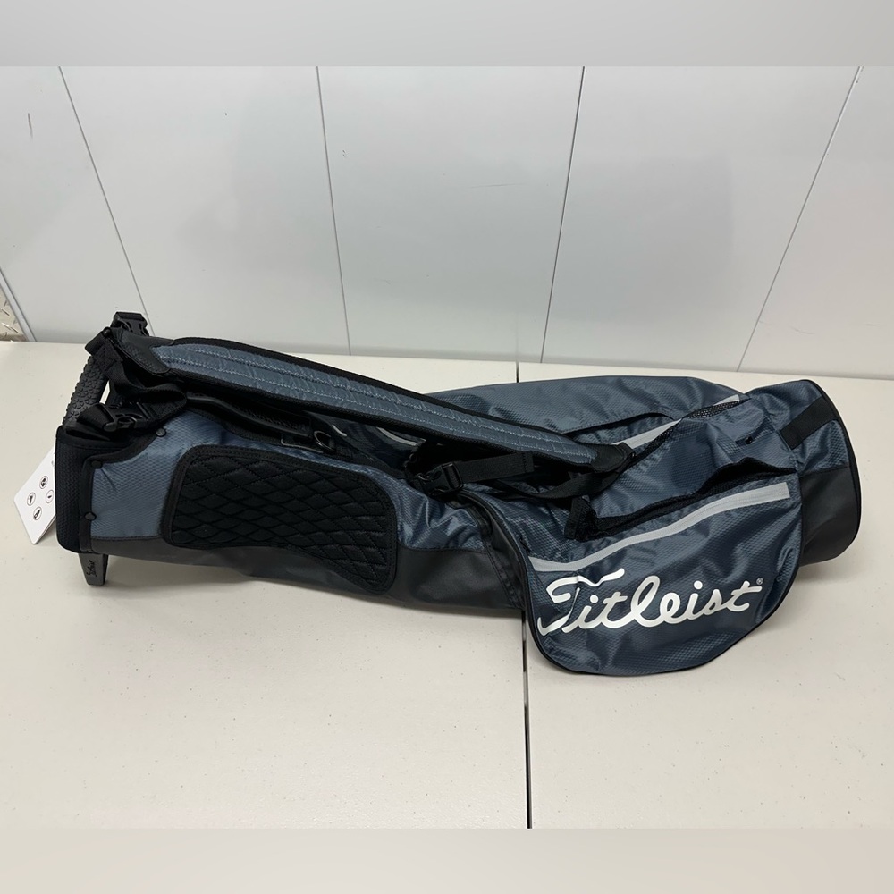 Titleist Golf Premium Lightweight Carry Bag - Brand New with Tag